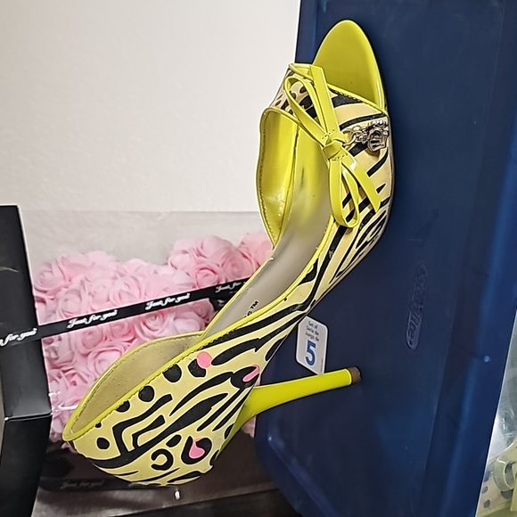 Open toed animal print pumps - Picture 2 of 4